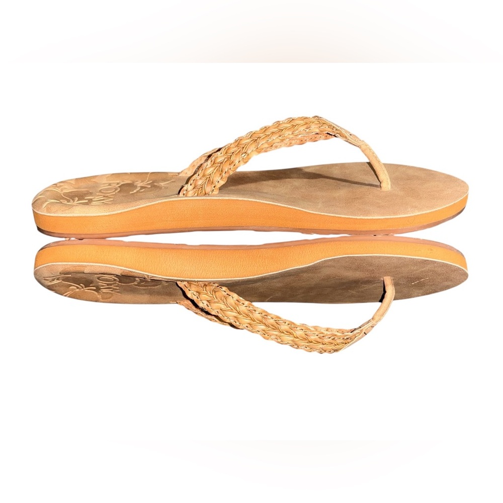 Roxy Women's Braided Thong Sandals 
Size 9-9.5 - Picture 3 of 7